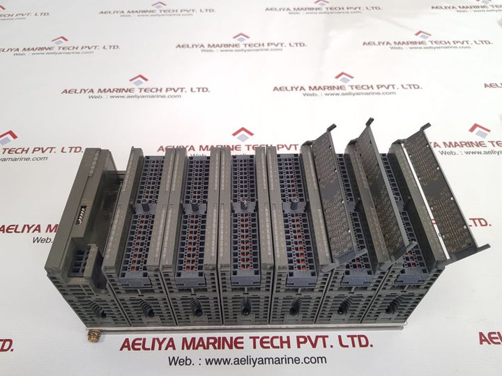 Siemens simatic s7 6es7 322-1bl00-0aa0 output module rack