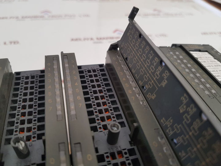Siemens simatic s7 6es7 322-1bl00-0aa0 output module rack