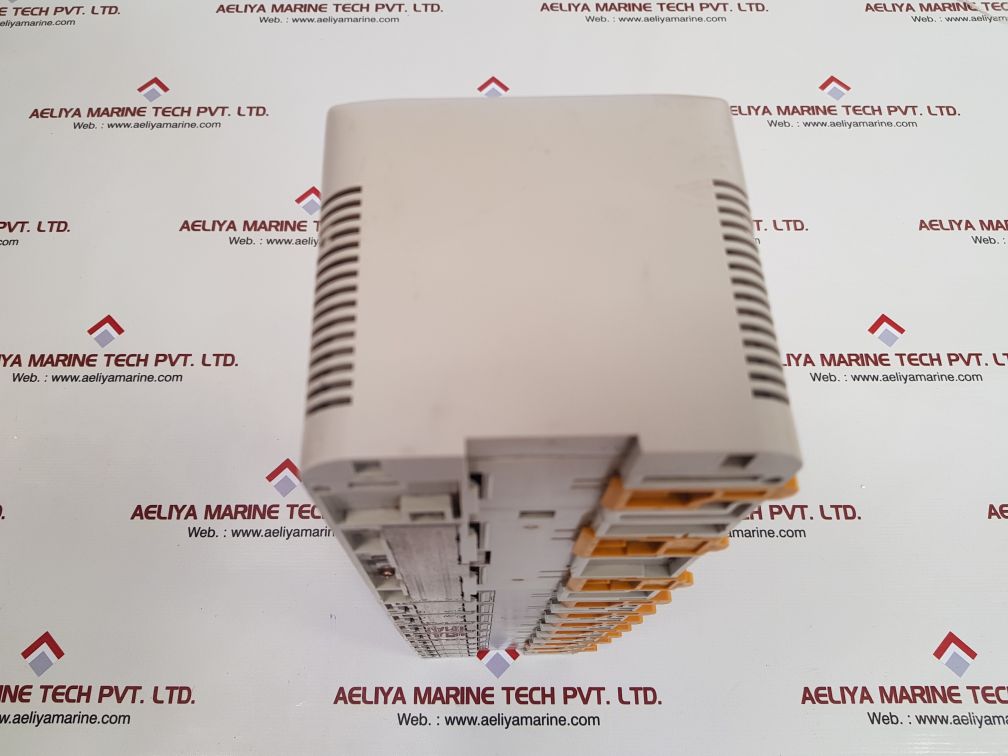 Omron pa203,cpu44-v1,id212,od214 programmable controller
