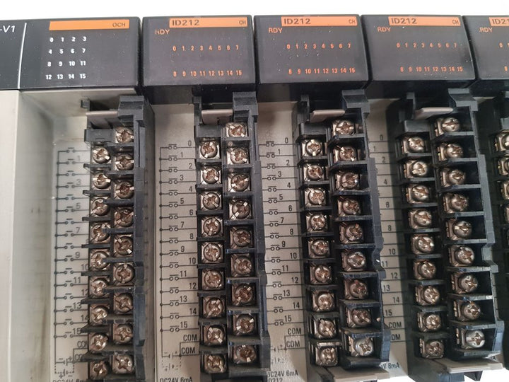 Omron pa203,cpu44-v1,id212,od214 programmable controller