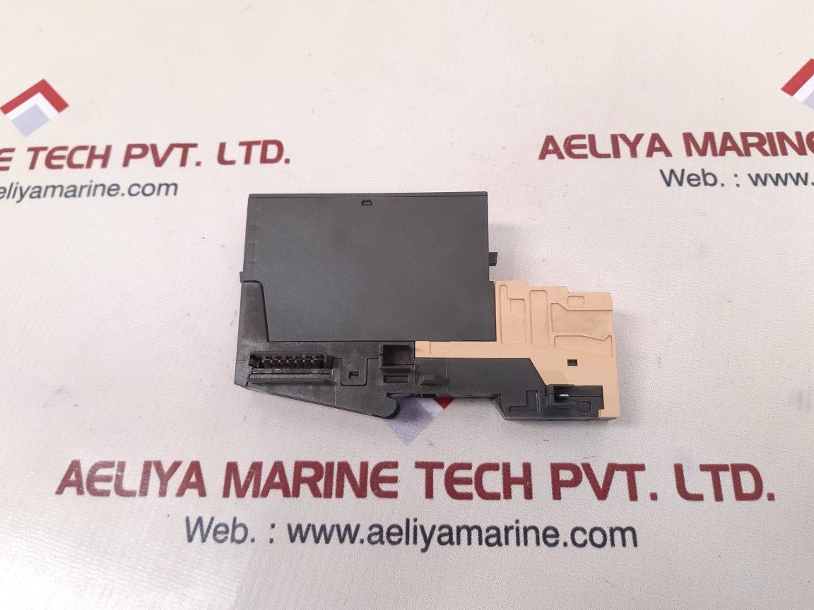 Siemens 6es7 138-4ca00-0aa0 power module with 6es7 193-4ce10-0aa0 base