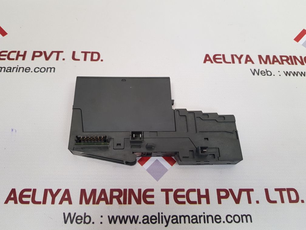 Siemens 6es7 134-4fb01-0ab0 input module with 6es7 193-4cb30-0aa0 base
