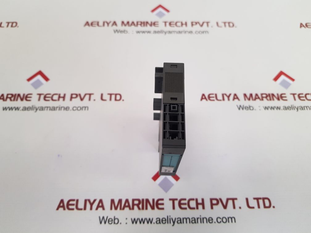 Siemens 6es7 134-4fb01-0ab0 input module with 6es7 193-4cb30-0aa0 base