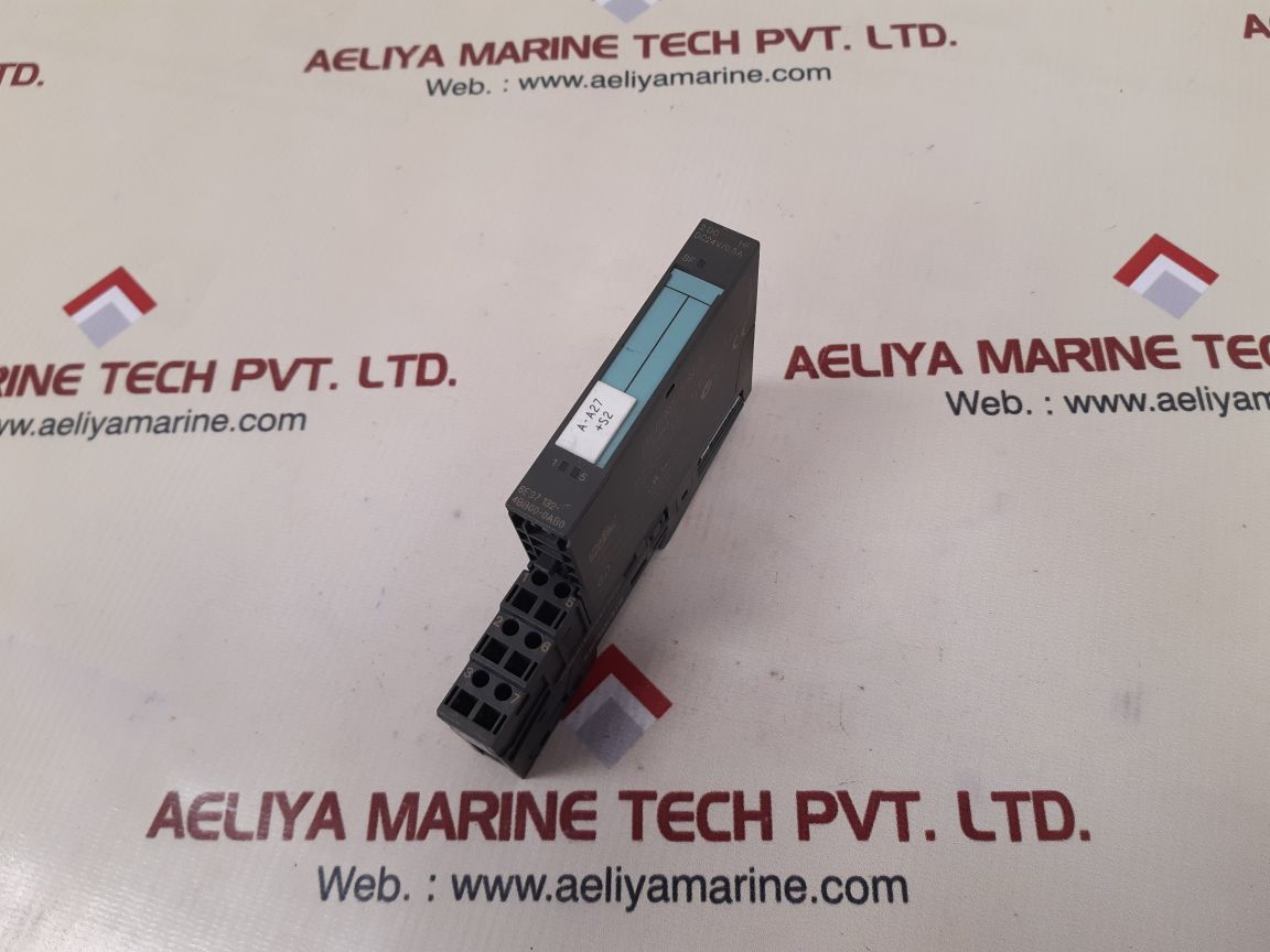 Siemens 6es7 132-4bb00-0ab0 output module with 6es7 193-4cb10-0aa0