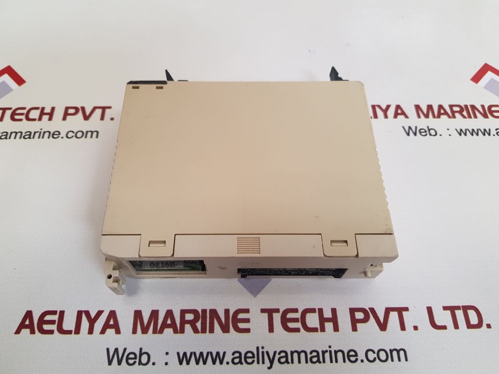 Omron c200h-da002 d/a unit Used