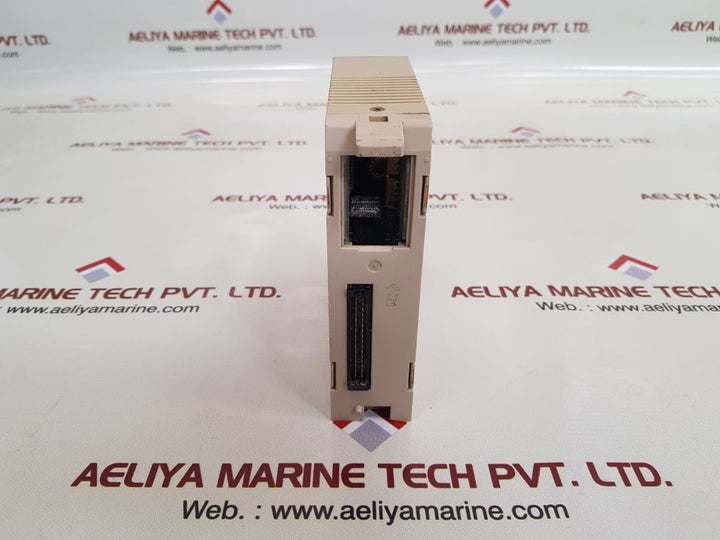 Omron c200h-da002 d/a unit Used