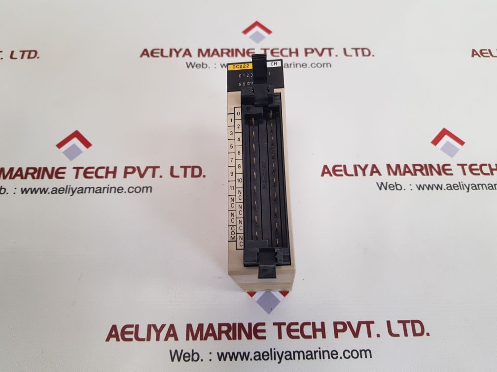 Omron c200h-0c222 output unit 250vac/24vdc 2a/point 8a/unit