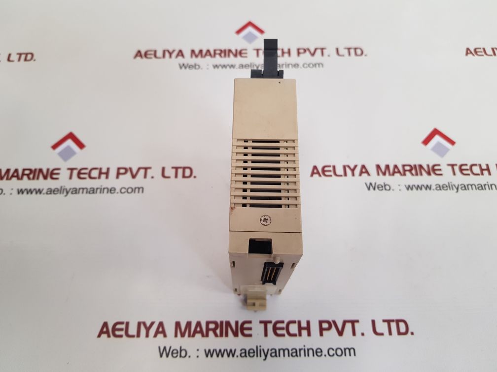 Omron c200h-0c222 output unit 250vac/24vdc 2a/point 8a/unit