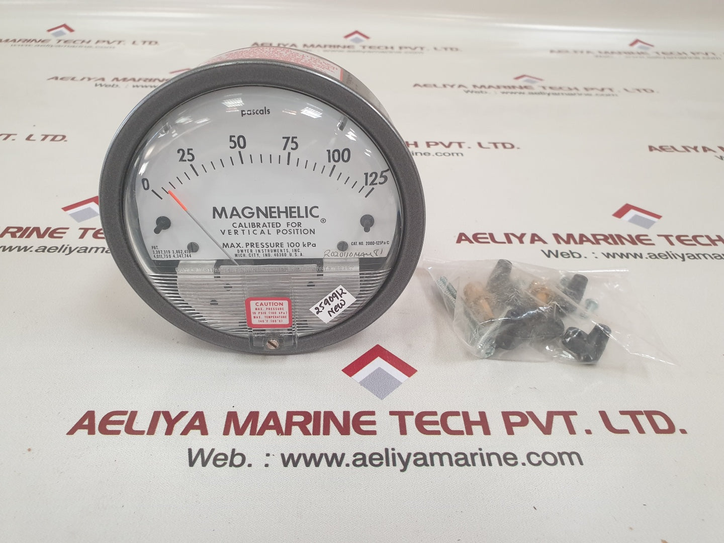 Dwyer 2000-125pa magnehelic differential pressure gauge 