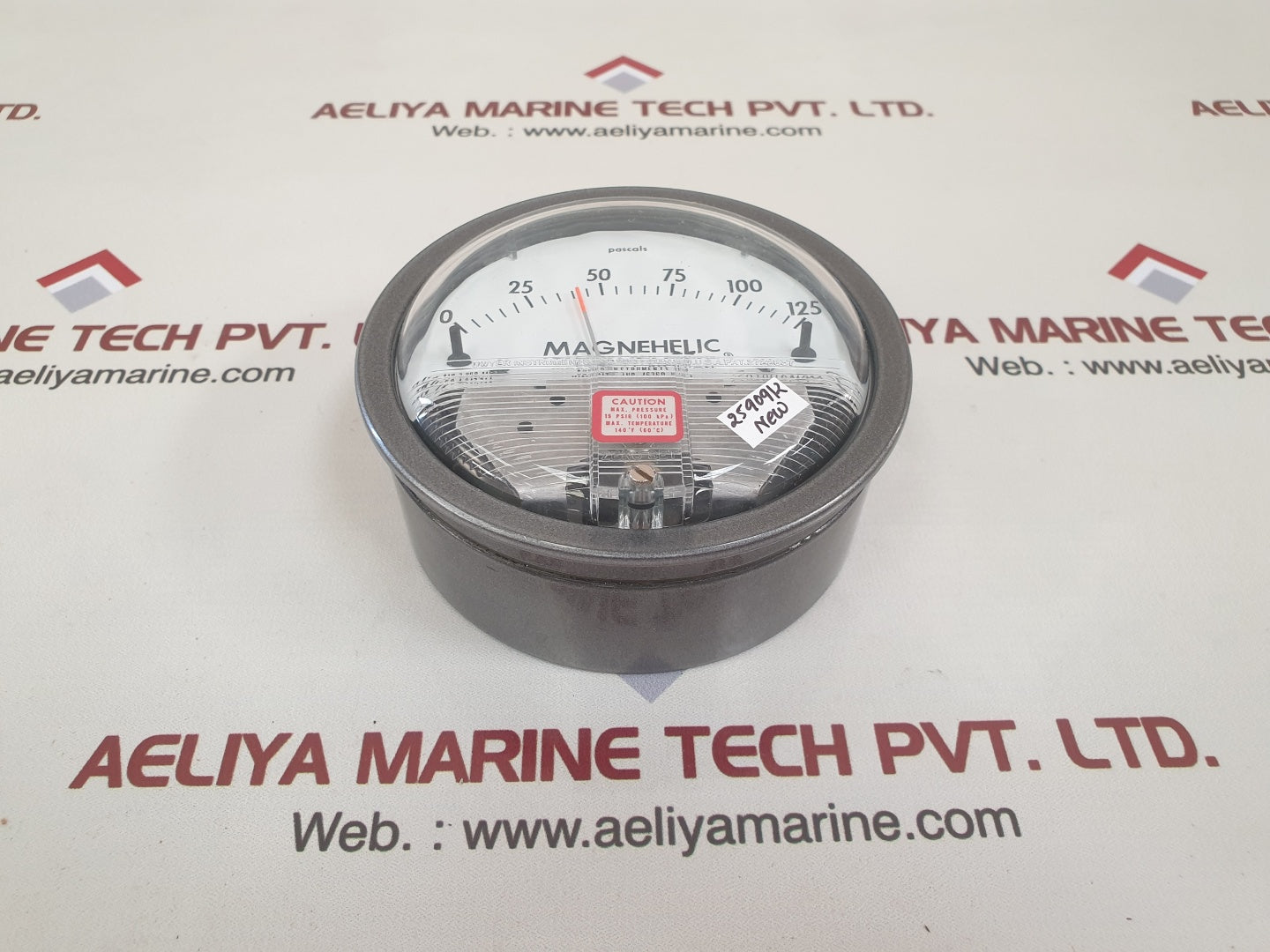Dwyer 2000-125pa magnehelic differential pressure gauge 