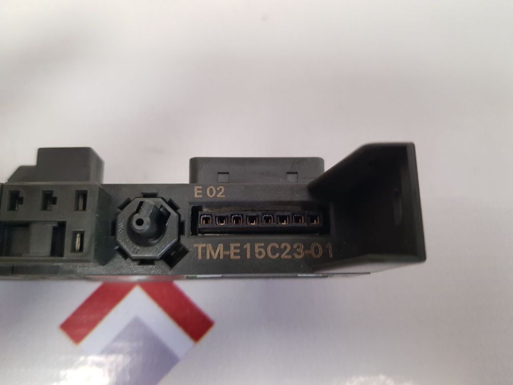 Siemens 6es7 193-4cb10-0aa0 terminal module tm-e15c23-01
