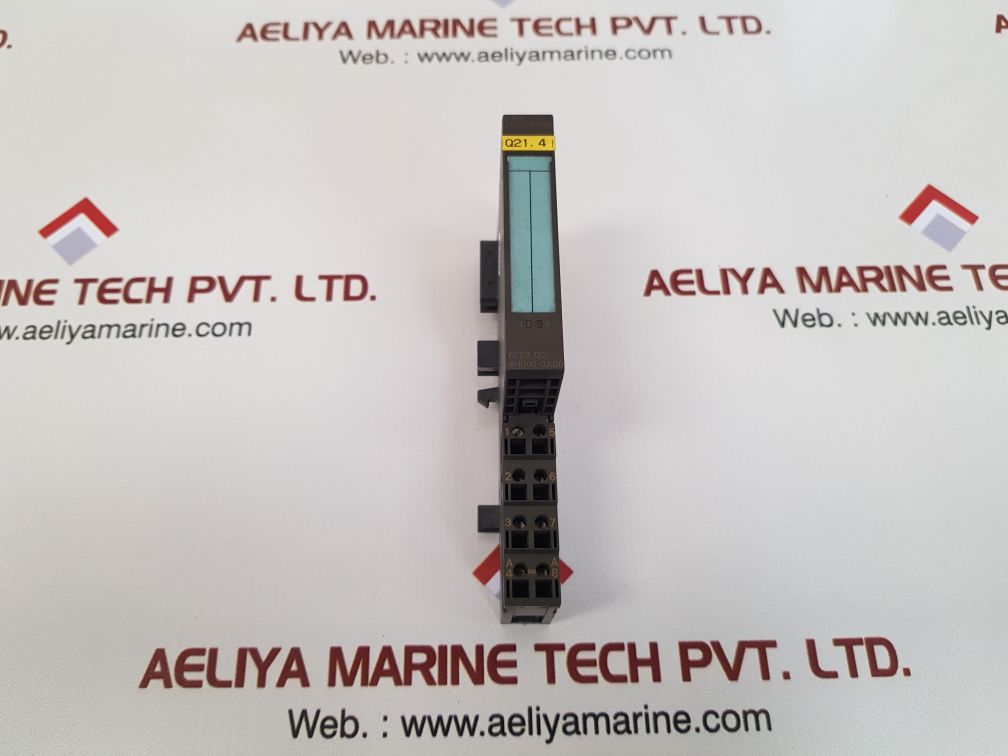 Siemens 6es7 132-4hb00-0ab0 output module with 6es7 193-4ca20-0aa0