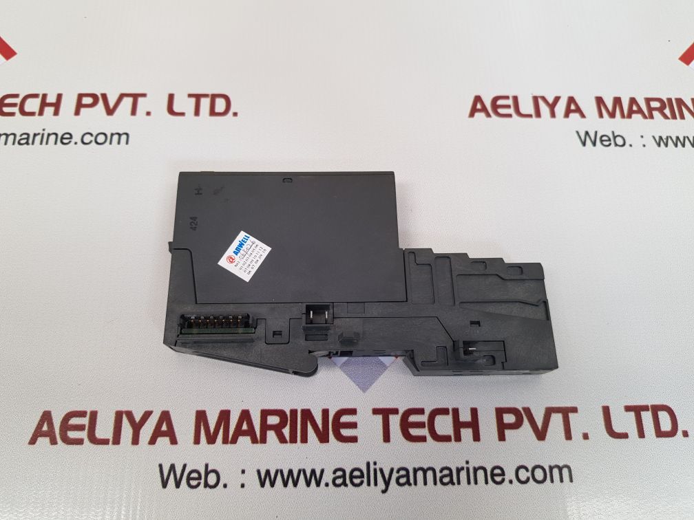 Siemens 6es7 132-4hb00-0ab0 output module with 6es7 193-4ca20-0aa0