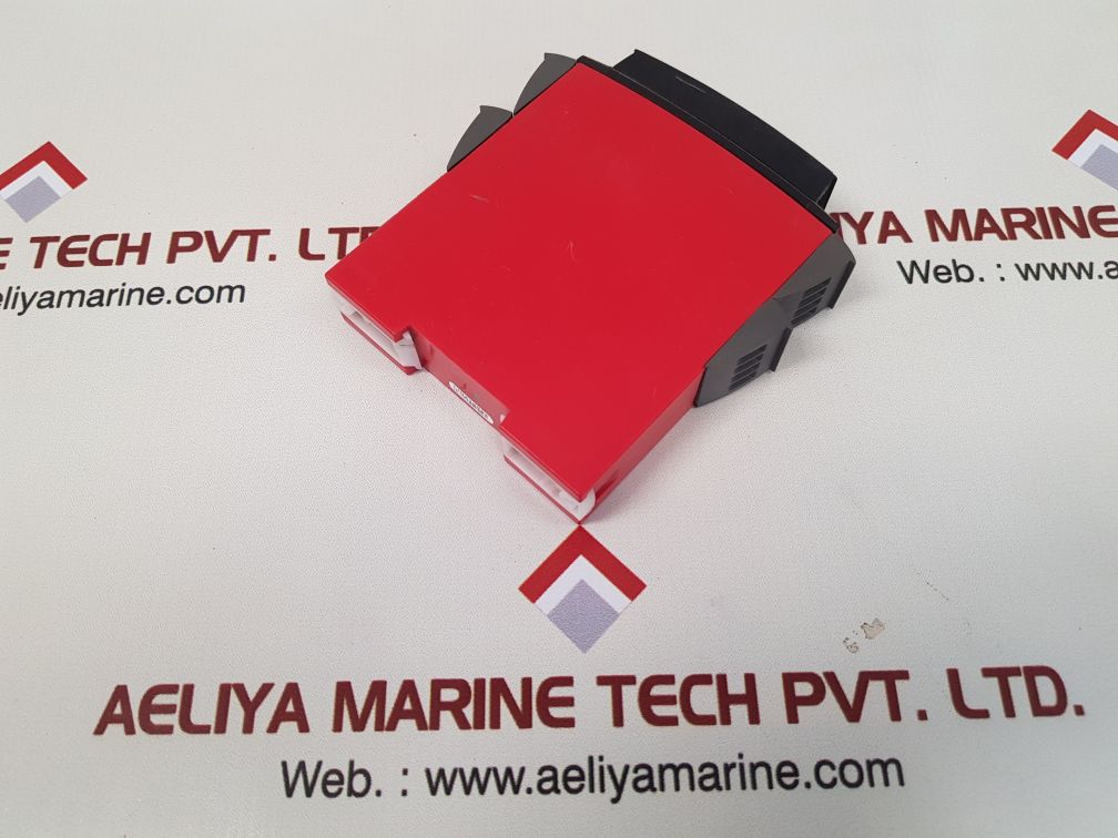 Pr electronics 4114 universal transmitter with 4501 front display 