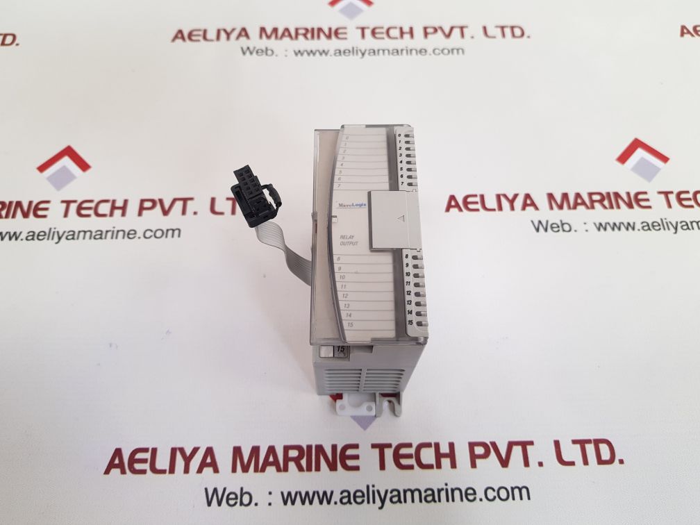 Allen-bradley  1762-ow16 micro logix 16 pt. vac/vdc relay output