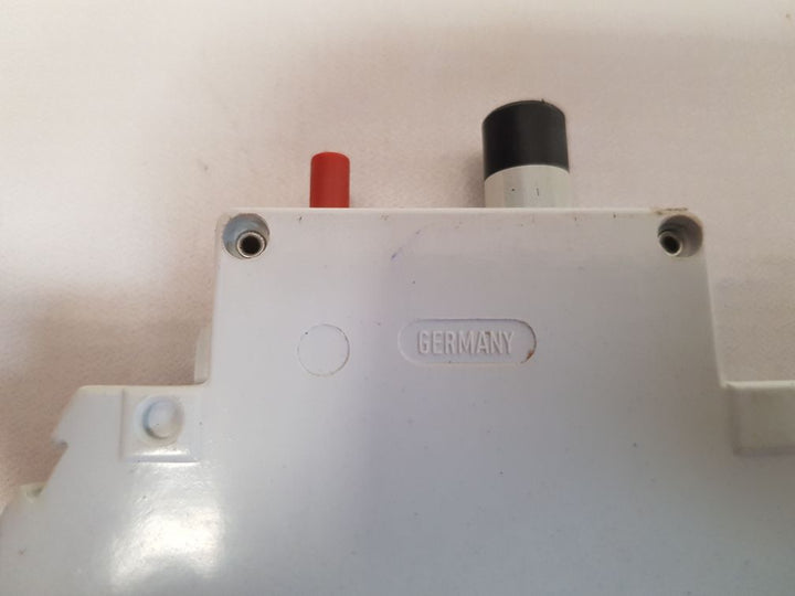 Weidmuller 910180 circuit breaker ac250v dc65v
