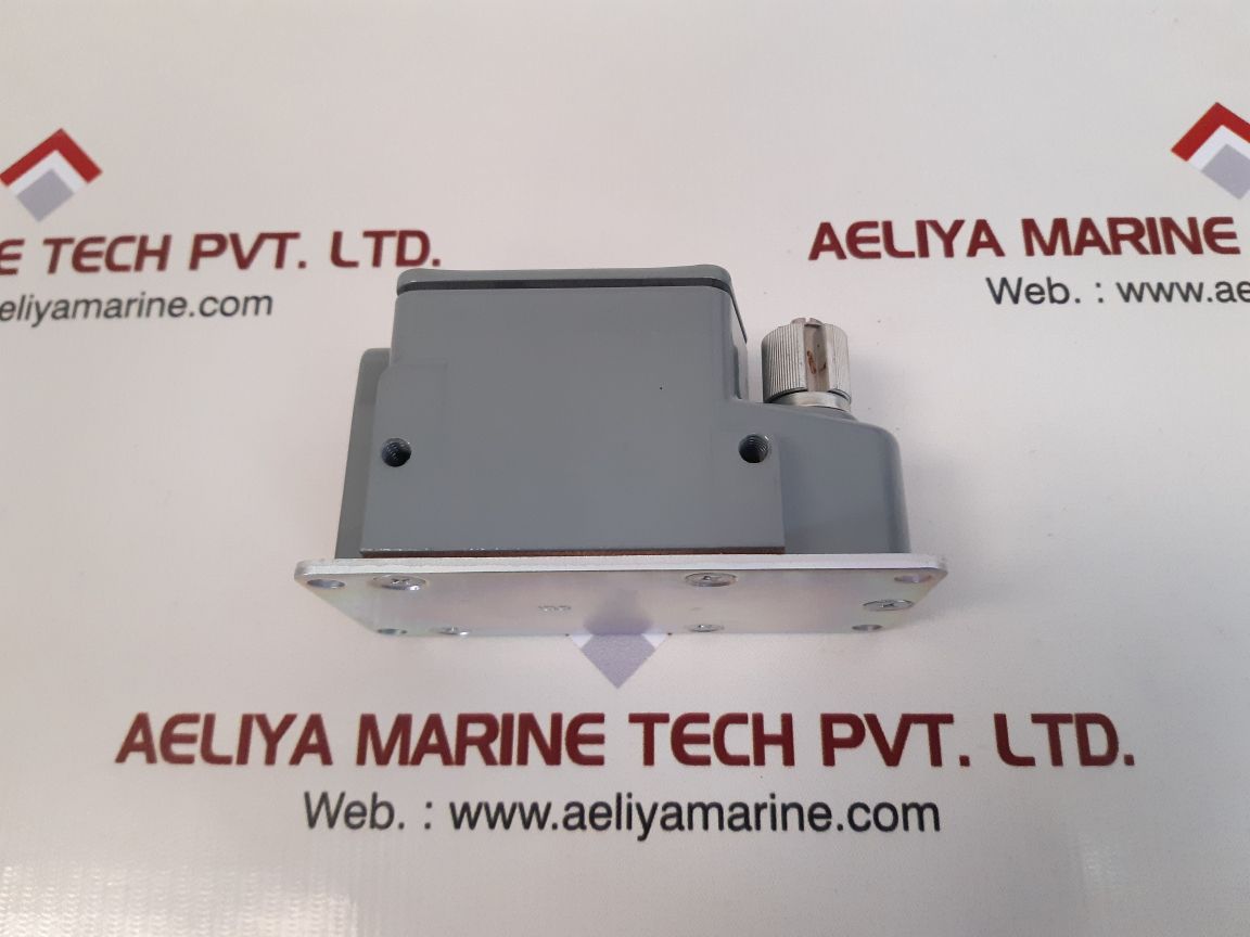 Square d tub4 class 9007 limit switch 
