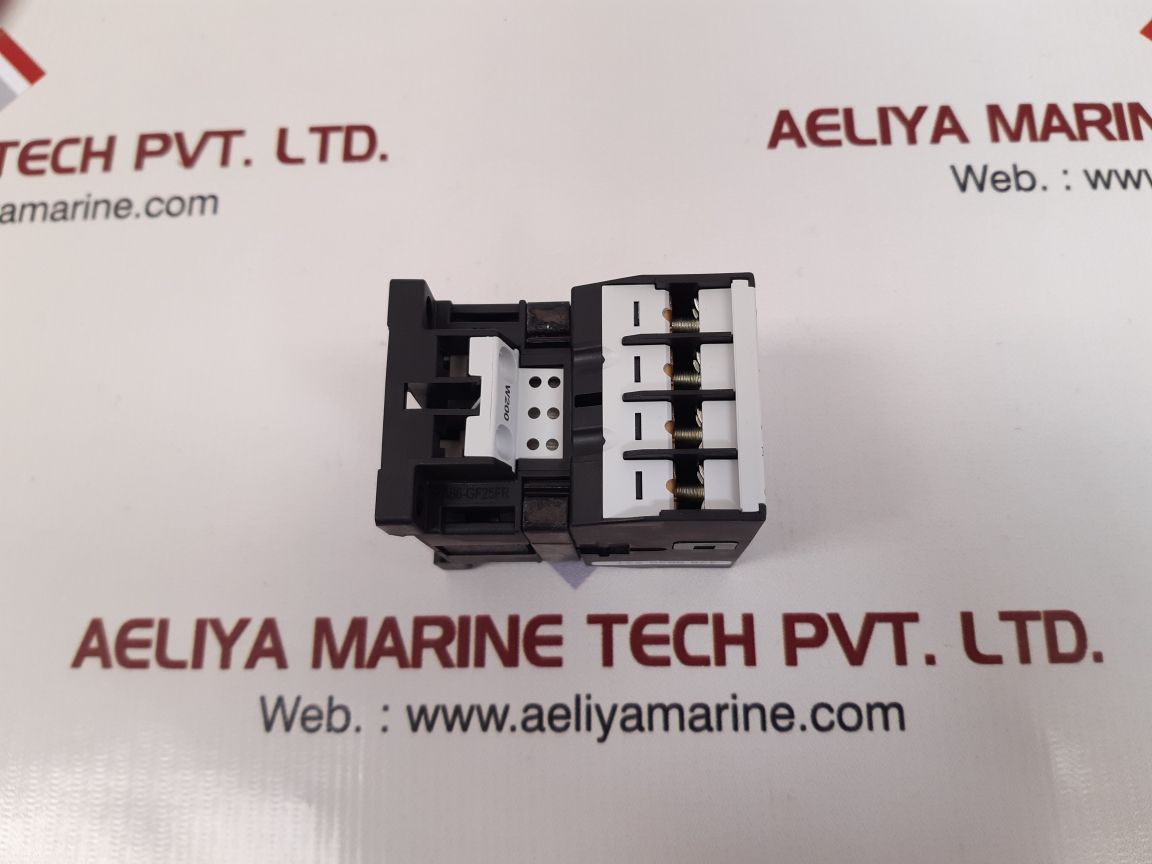 Benedikt & jager k3-10a00-40 contactor 
