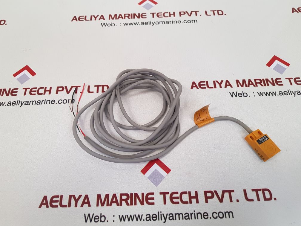 Omron tl-w5mc1 proximity sensor