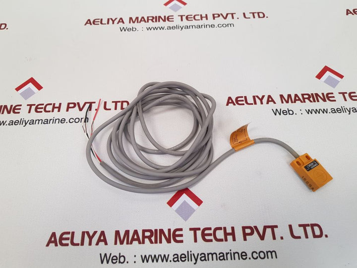 Omron tl-w5mc1 proximity sensor