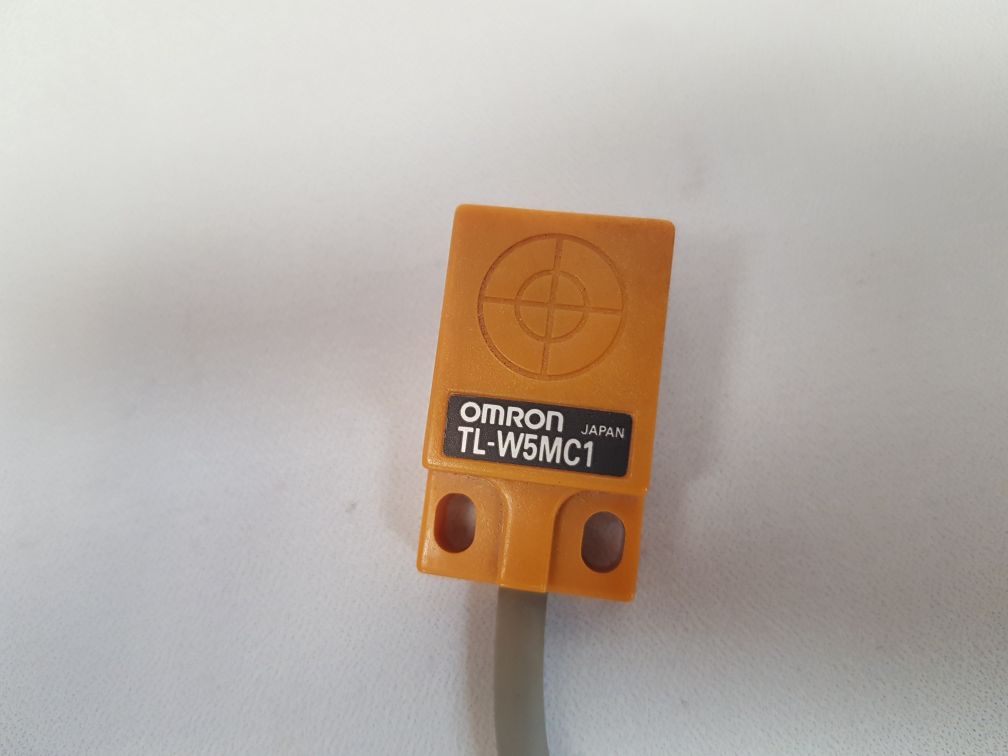 Omron tl-w5mc1 proximity sensor