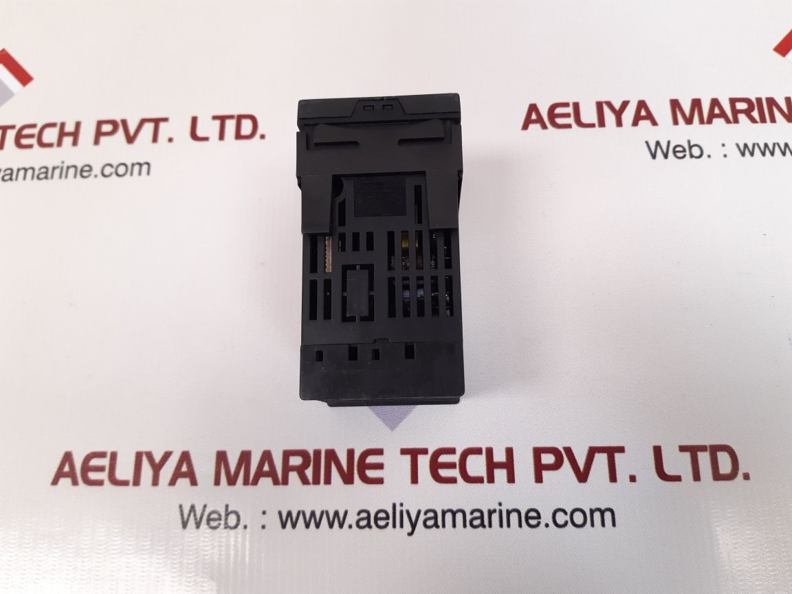 Fuji electric pxr-4 temperature controller pxr4tey1-fv070