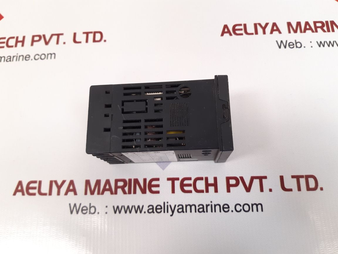 Fuji electric pxr-4 temperature controller pxr4ter1-1v070