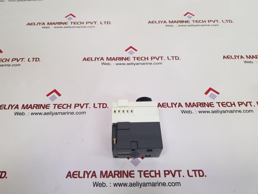 Telemecanique ca2-ft 141 time relay 240v 50hz