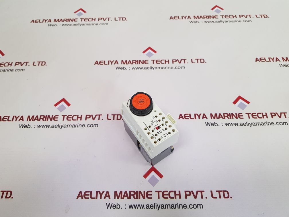 Telemecanique ca2-ft 141 time relay 240v 50hz