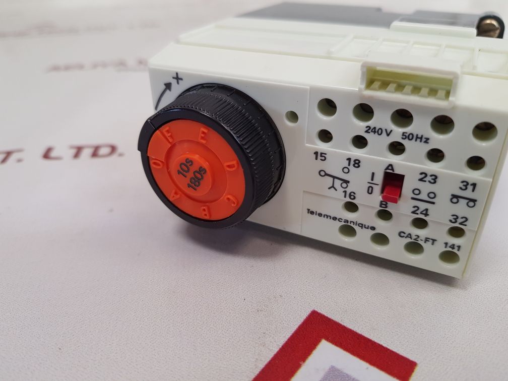 Telemecanique ca2-ft 141 time relay 240v 50hz