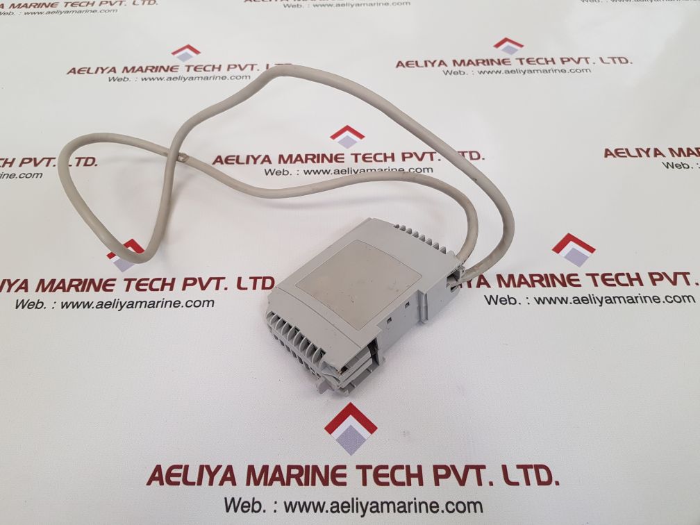 Allen-bradley 1769-crl3 ser: a rev: 1 compact i/o module with expansion cable