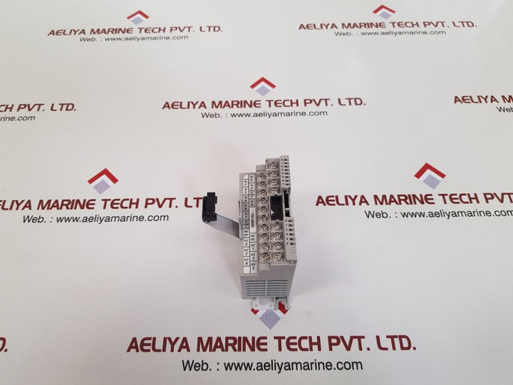 Allen-bradley micrologix 1200 1762-iq8ow6 ser:a rev:a relay output