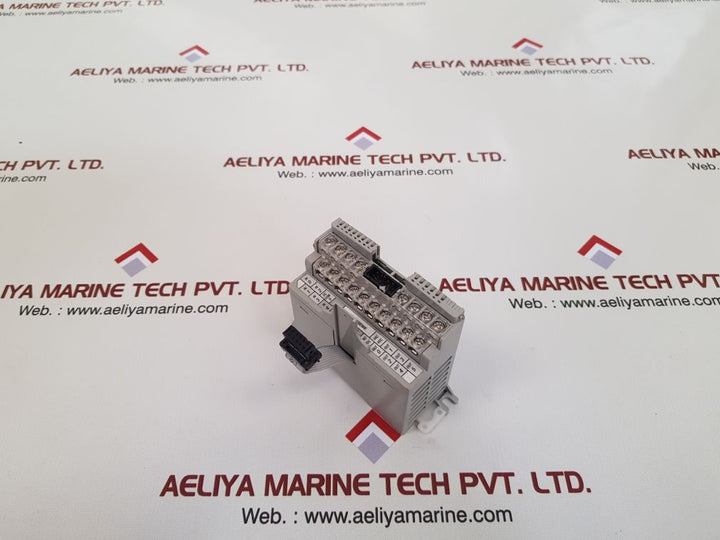 Allen-bradley micrologix 1200 1762-iq8ow6 ser:a rev:a relay output