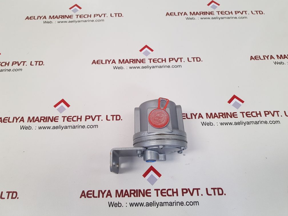 Rexroth p55161 pneumatics division relay valve