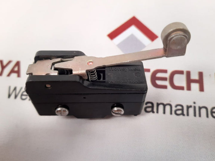 Honeywell bz-2rw82-a2 micro limit switch and roller lever
