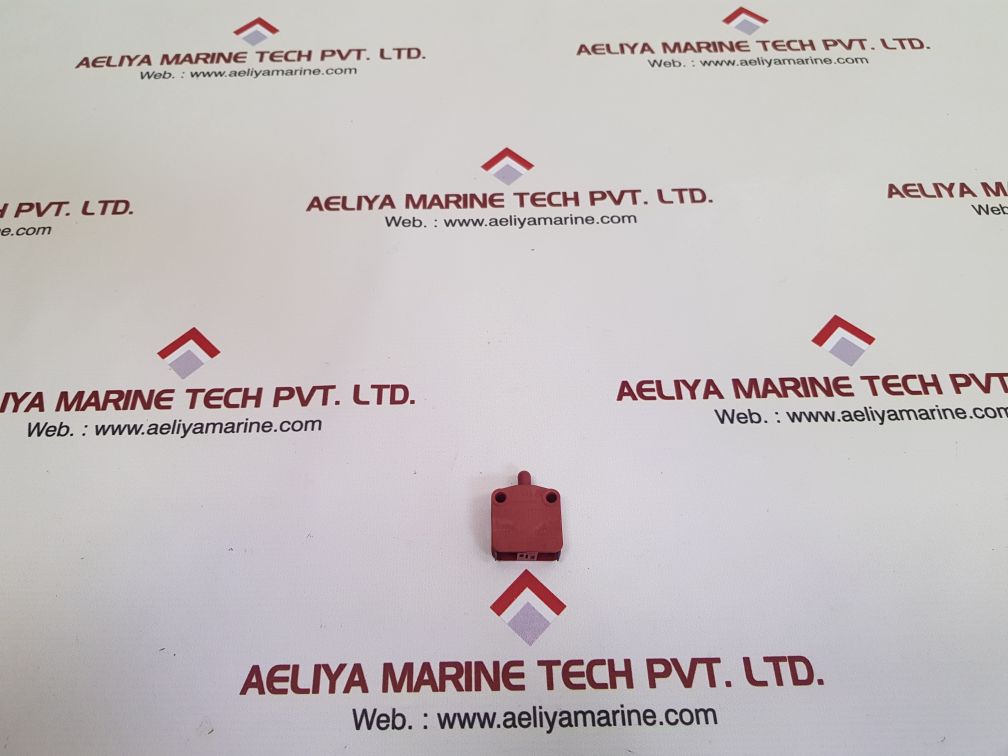 Marquardt 1117.0101 momentary pushbutton