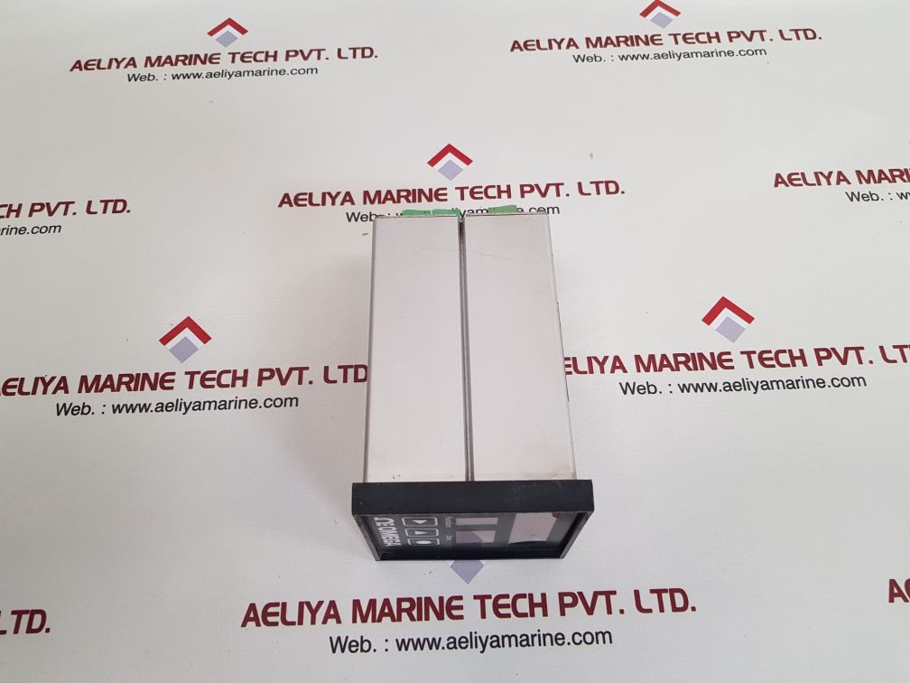 Omega cn606rtd3-10 temperature temperature indicating and regulating equipment