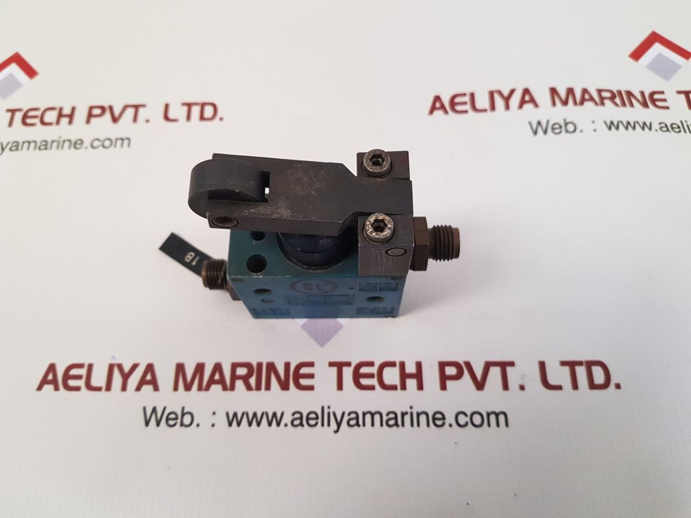 Wabco 3630070010 directional valve with roller lever