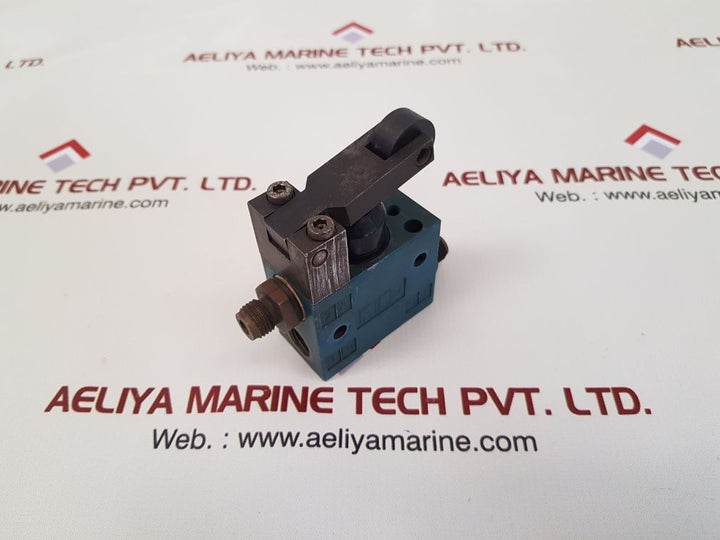 Wabco 3630070010 directional valve with roller lever