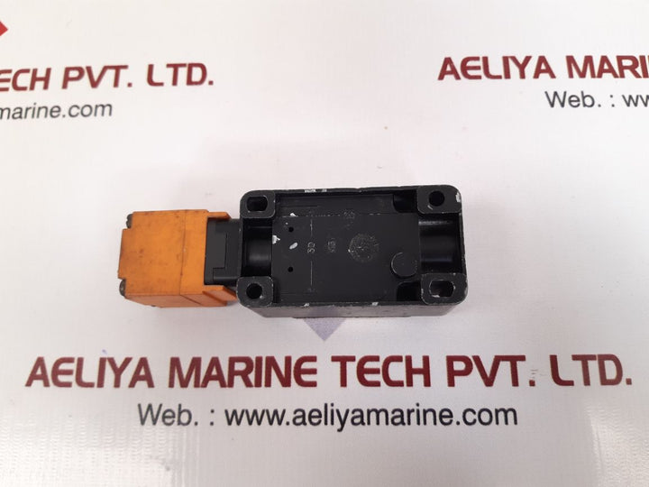 Siemens 3se3 120-6xb13 interlock switch 