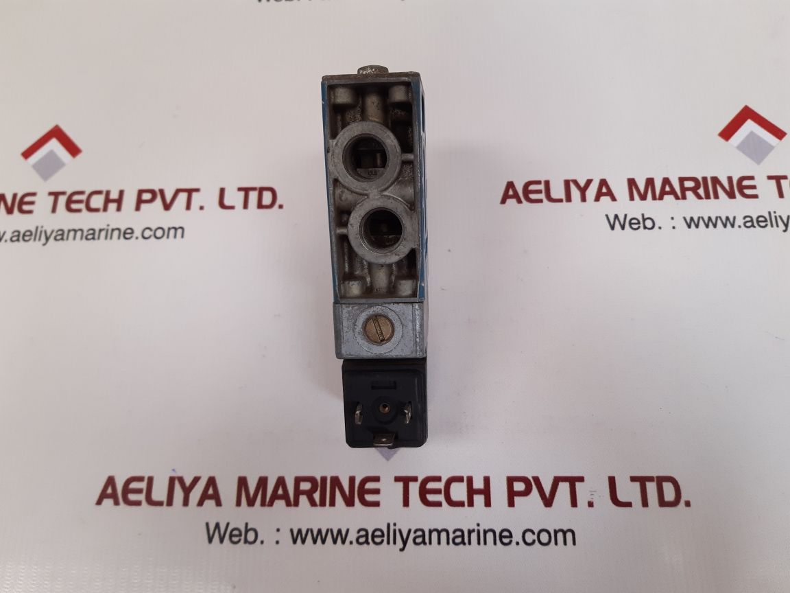 Rexroth 3723522220 solenoid directional valve Used 