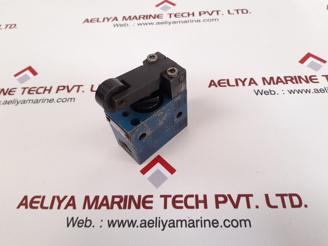 Wabco 3630070000 roller lever pneumatic directional valve