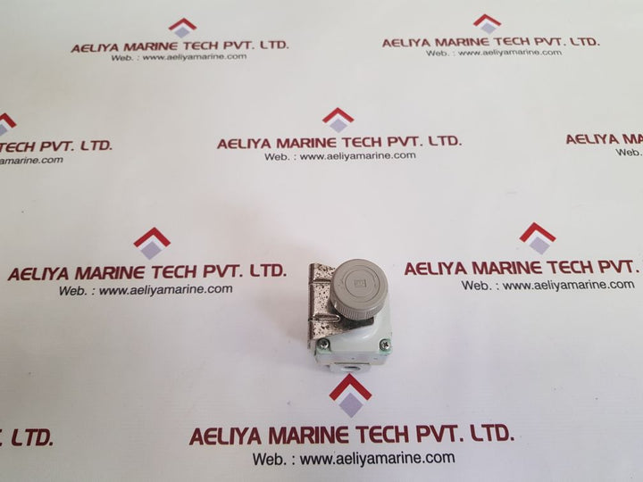 Smc ir2000-f02 pneumatic precision regulator