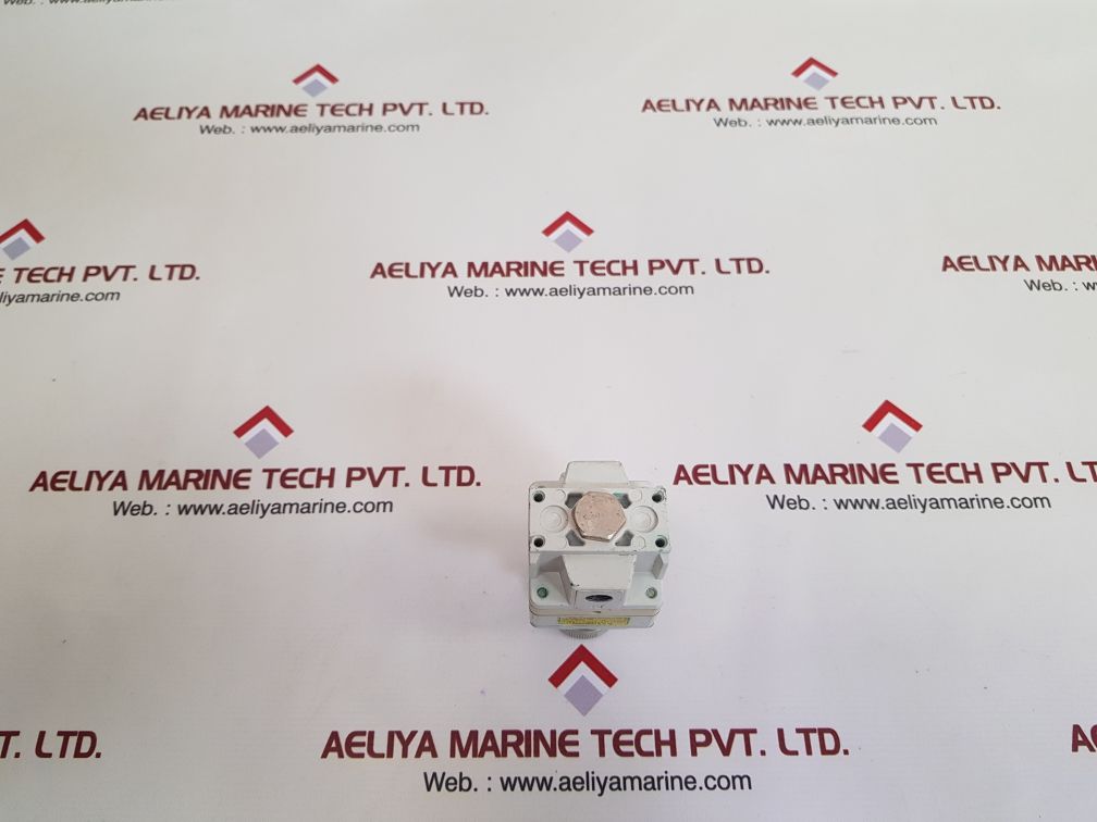 Smc ir2000-f02 pneumatic precision regulator