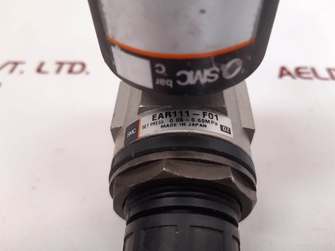 Smc ear111-f01 pressure regulator with gauge