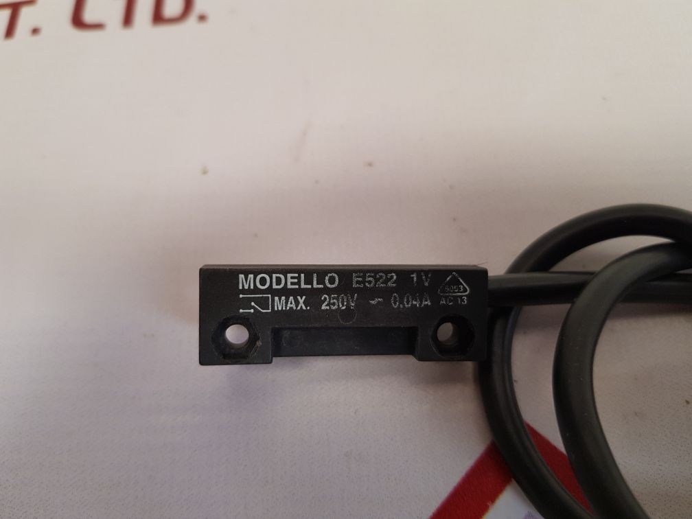 e522 1v max. 250v~ 0.04a