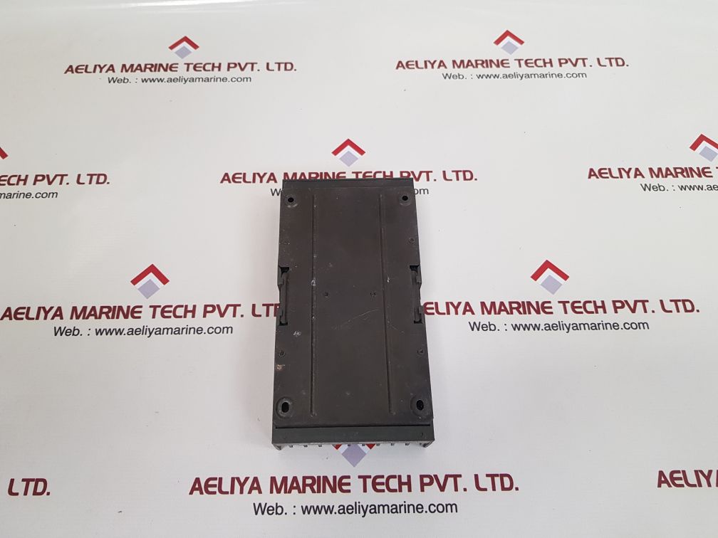 Idec izumi pfj-n162u input unit with tt-116 output unit 