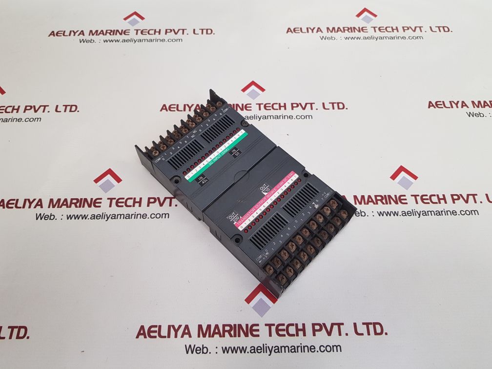 Idec izumi pfj-n162u input unit with tt-116 output unit 