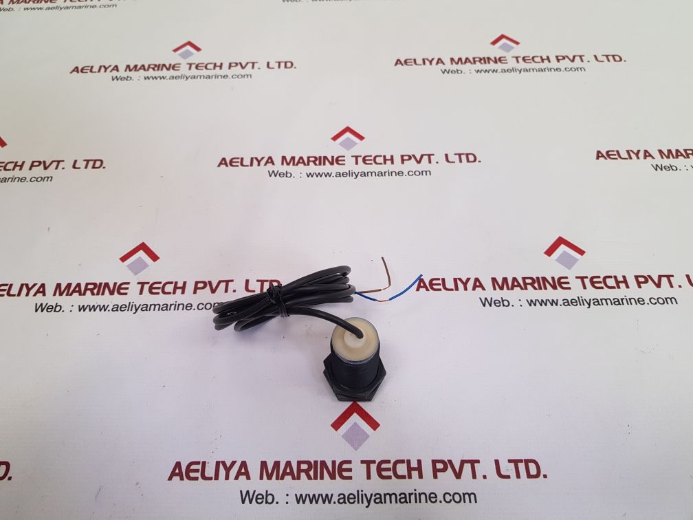 Telemecanique xs4p30mb230 proximity switch sensor