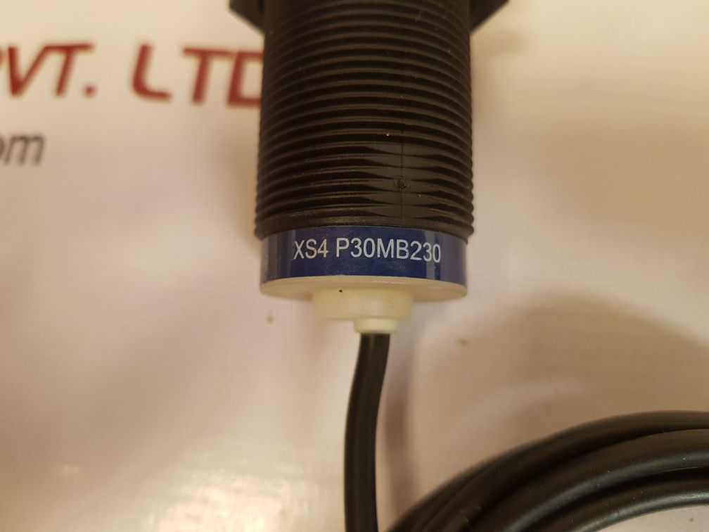 Telemecanique xs4p30mb230 proximity switch sensor